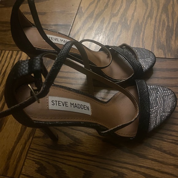 Steve Madden Heels. - Picture 2 of 4
